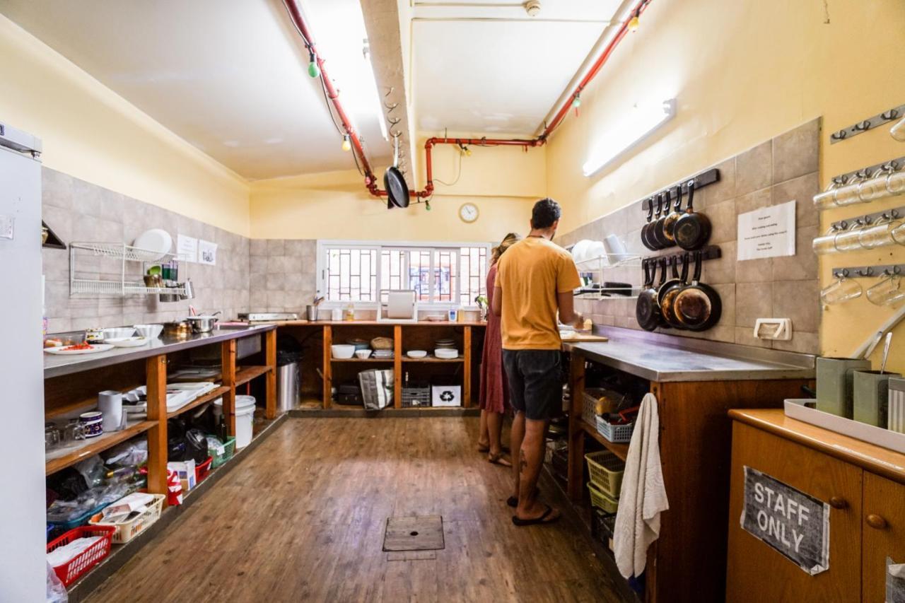 Hayarkon Hostel テル・アビブ エクステリア 写真