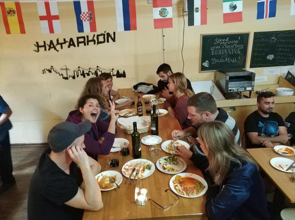 Hayarkon Hostel テル・アビブ エクステリア 写真